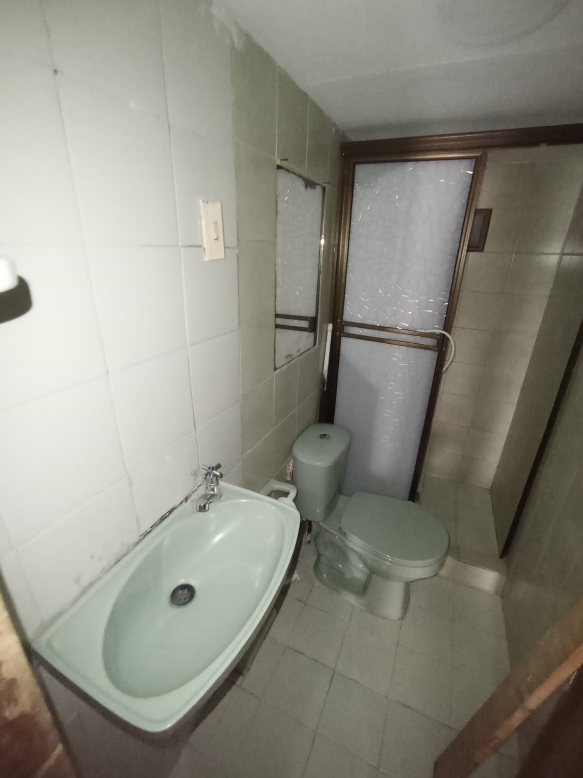 SE ARRIENDA CASA SEGUNDO PISO EN SAN CAYETANO