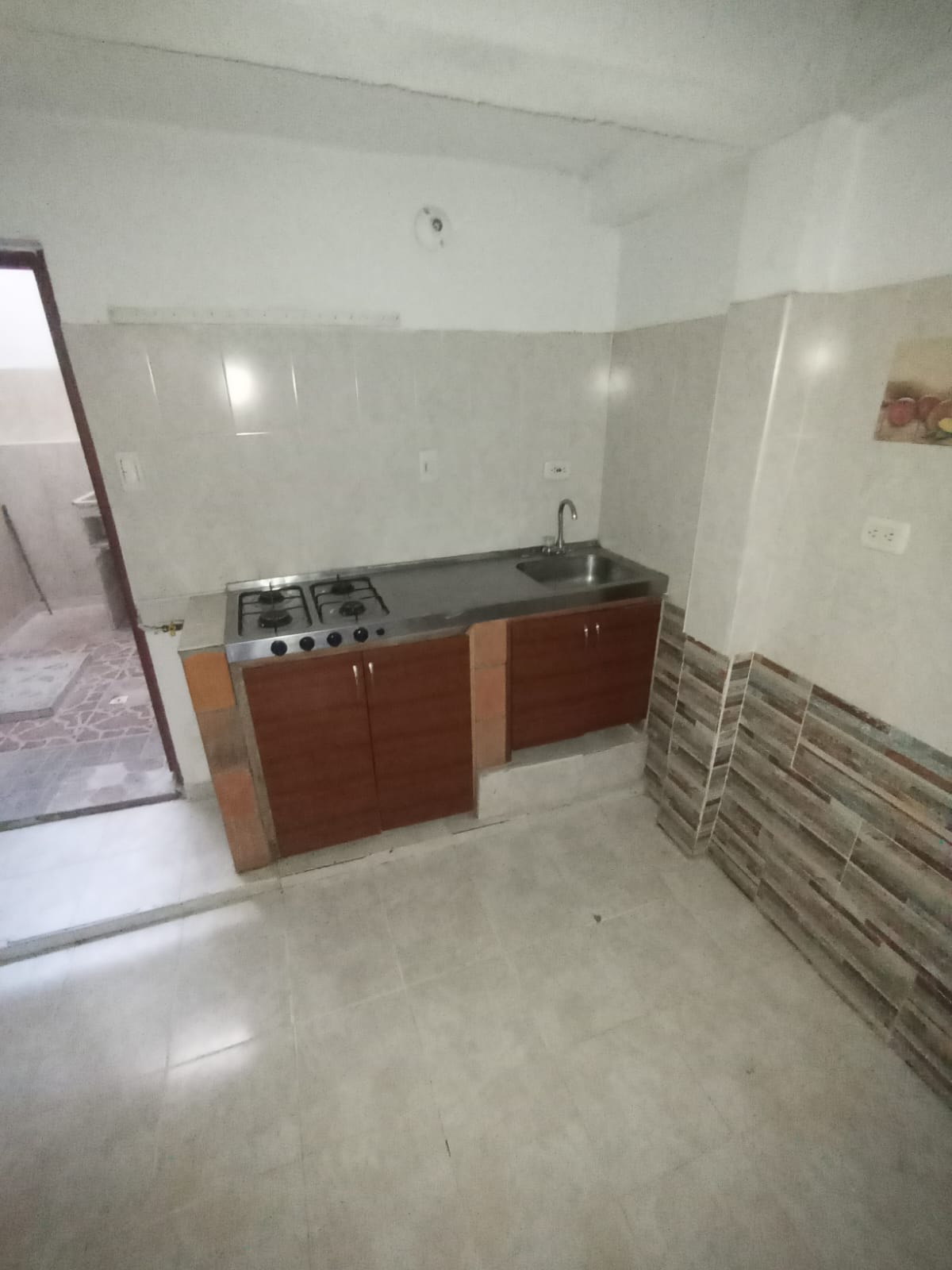 SE ARRIENDA APARTAMENTO EN CERVANTES