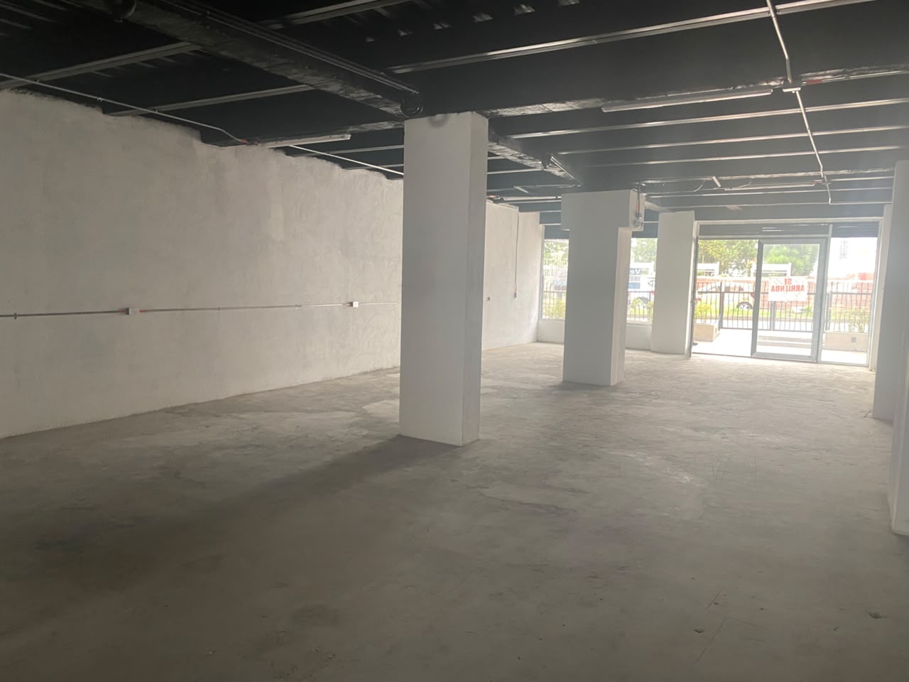 Se arrienda local comercial Chipre