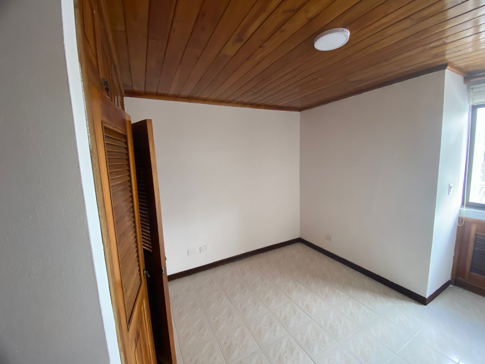 SE VENDE APARTAMENTO EN MILAN