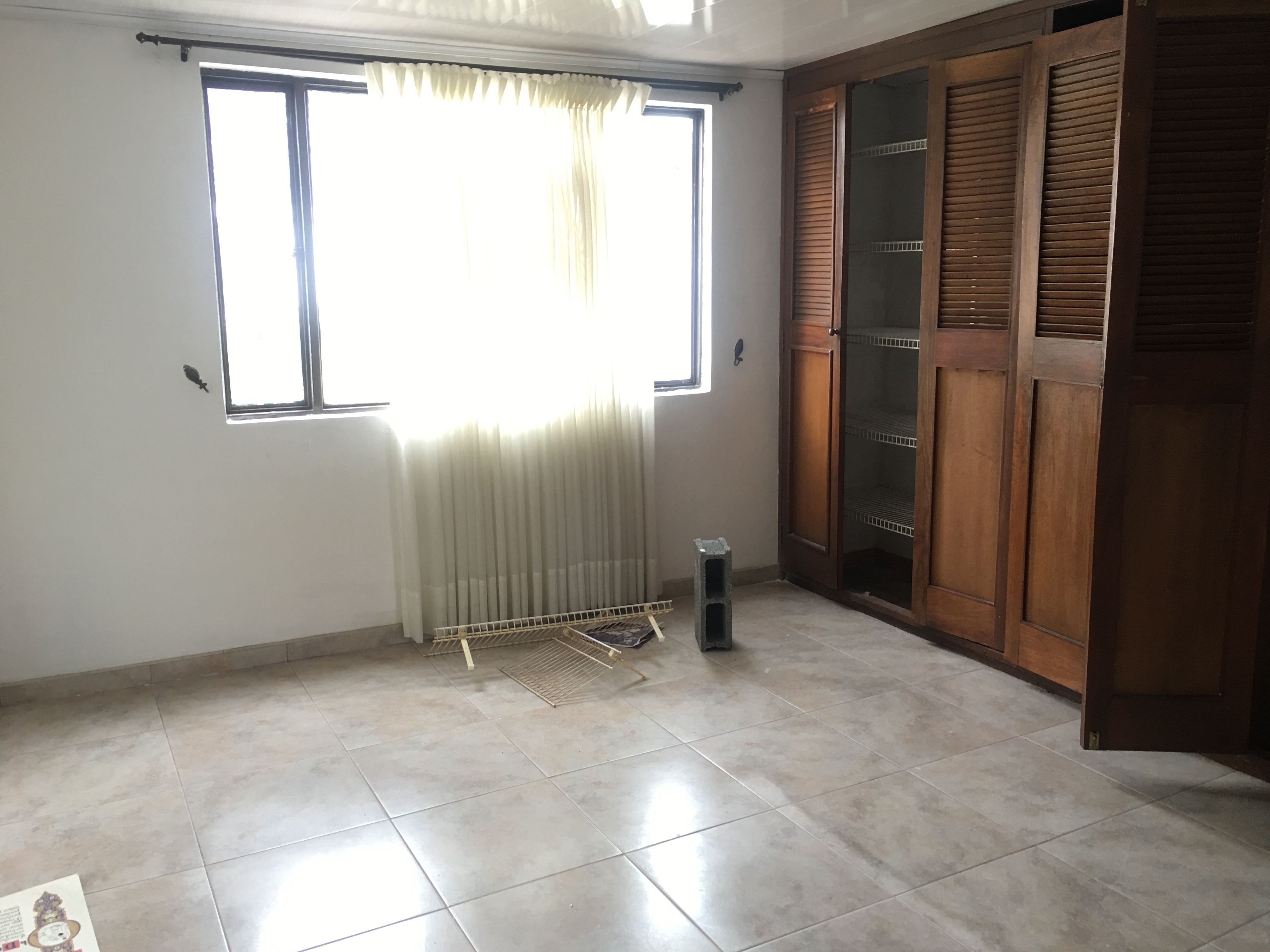 CASA EN VENTA  BIEN UBICADA EN LA ALTA LEONORA