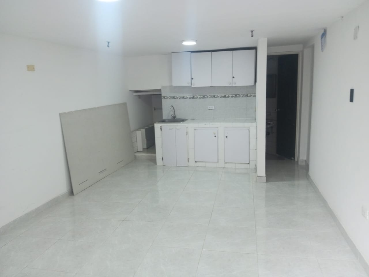 ARRIENDO LOCAL LOS ROSALES