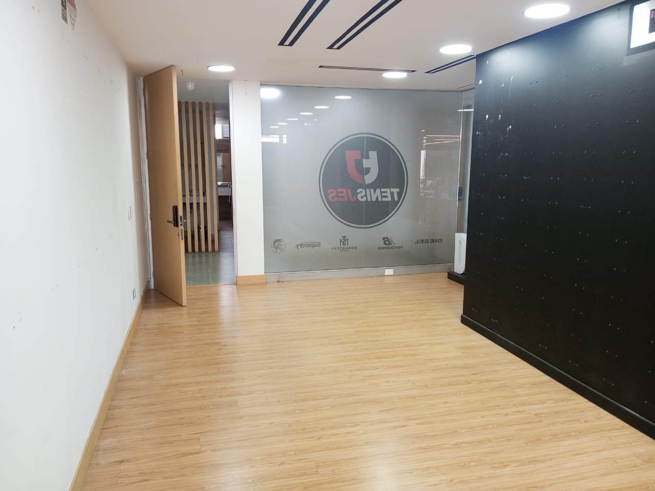 OFICINA EN VENTA SECTOR EL CABLE