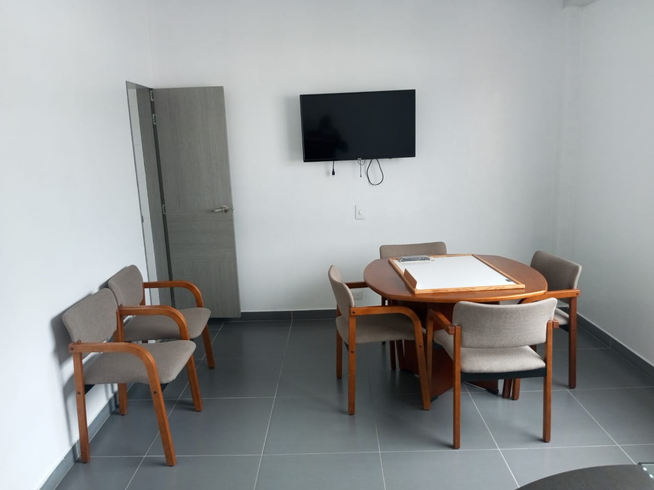 ARRIENDO CASA COMERCIAL AV SANTANDER