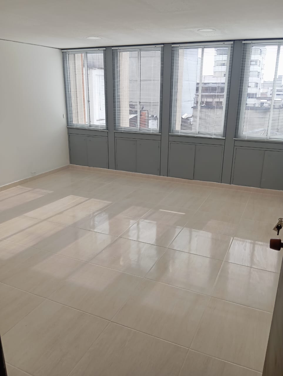 ARRIENDO OFICINA SECTOR CENTRO
