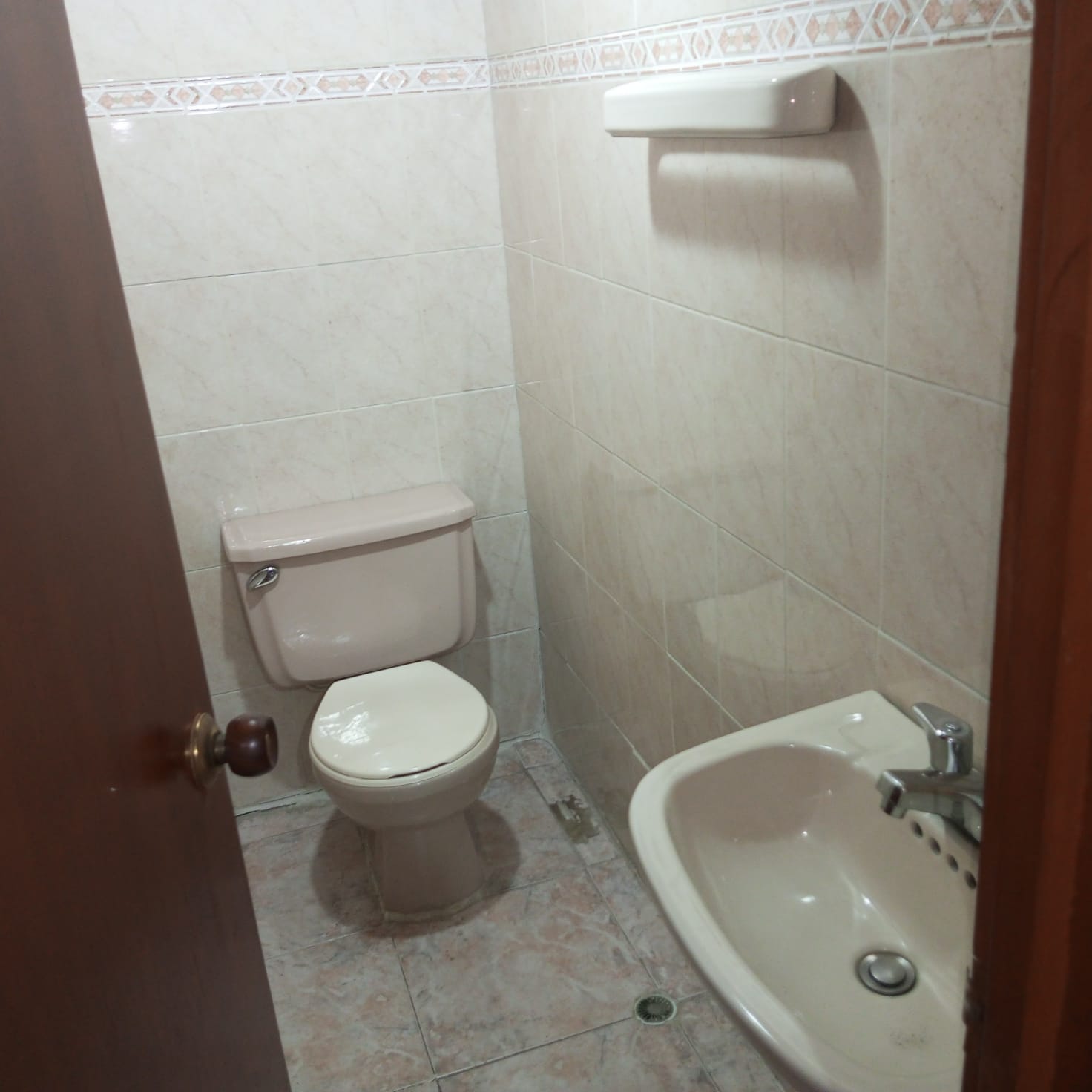 ARRIENDO CASA COMERCIAL SECTOR CENTRO