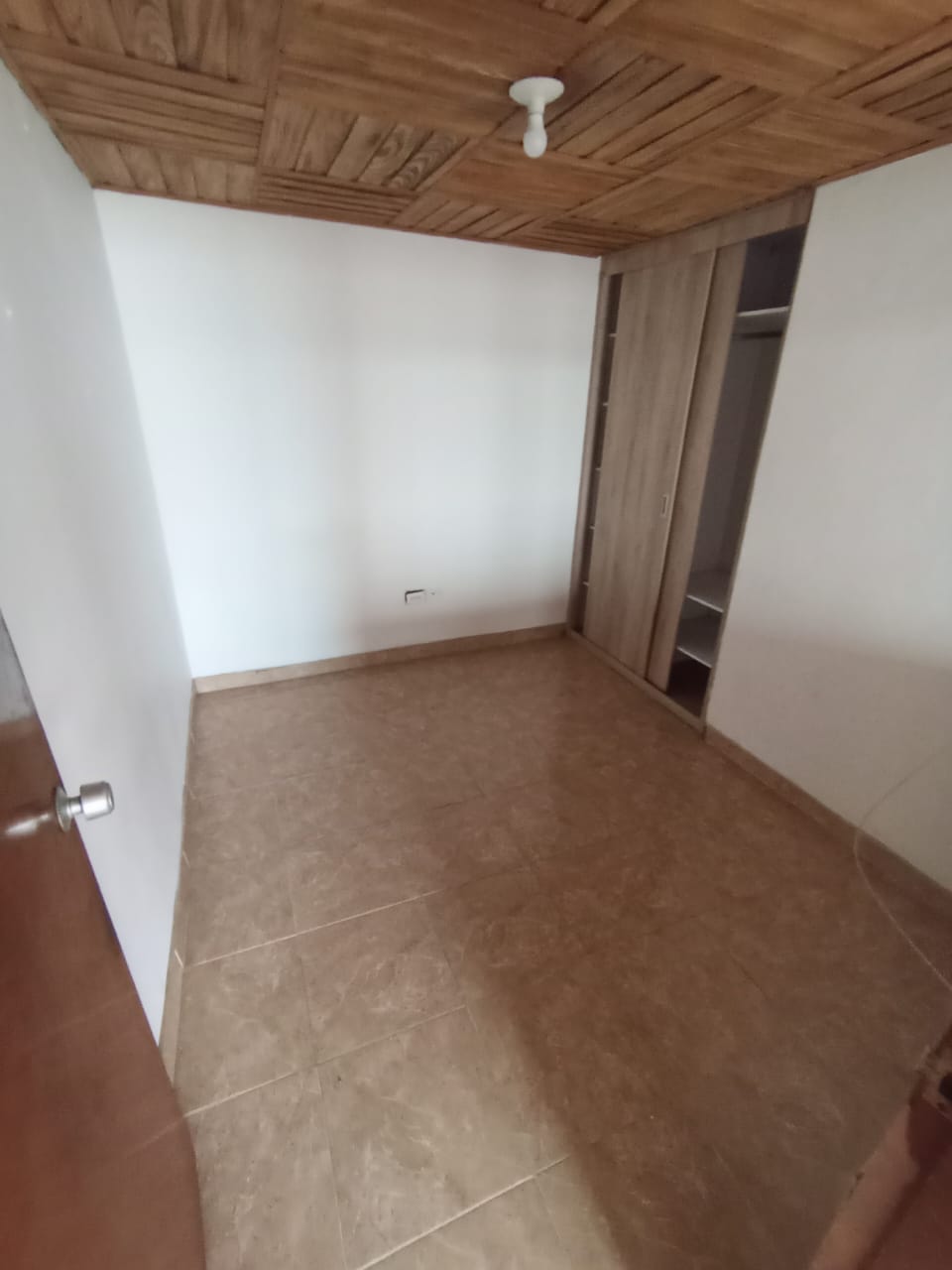 ARRIENDO CASA BAJOS EN LA ESTRELLA