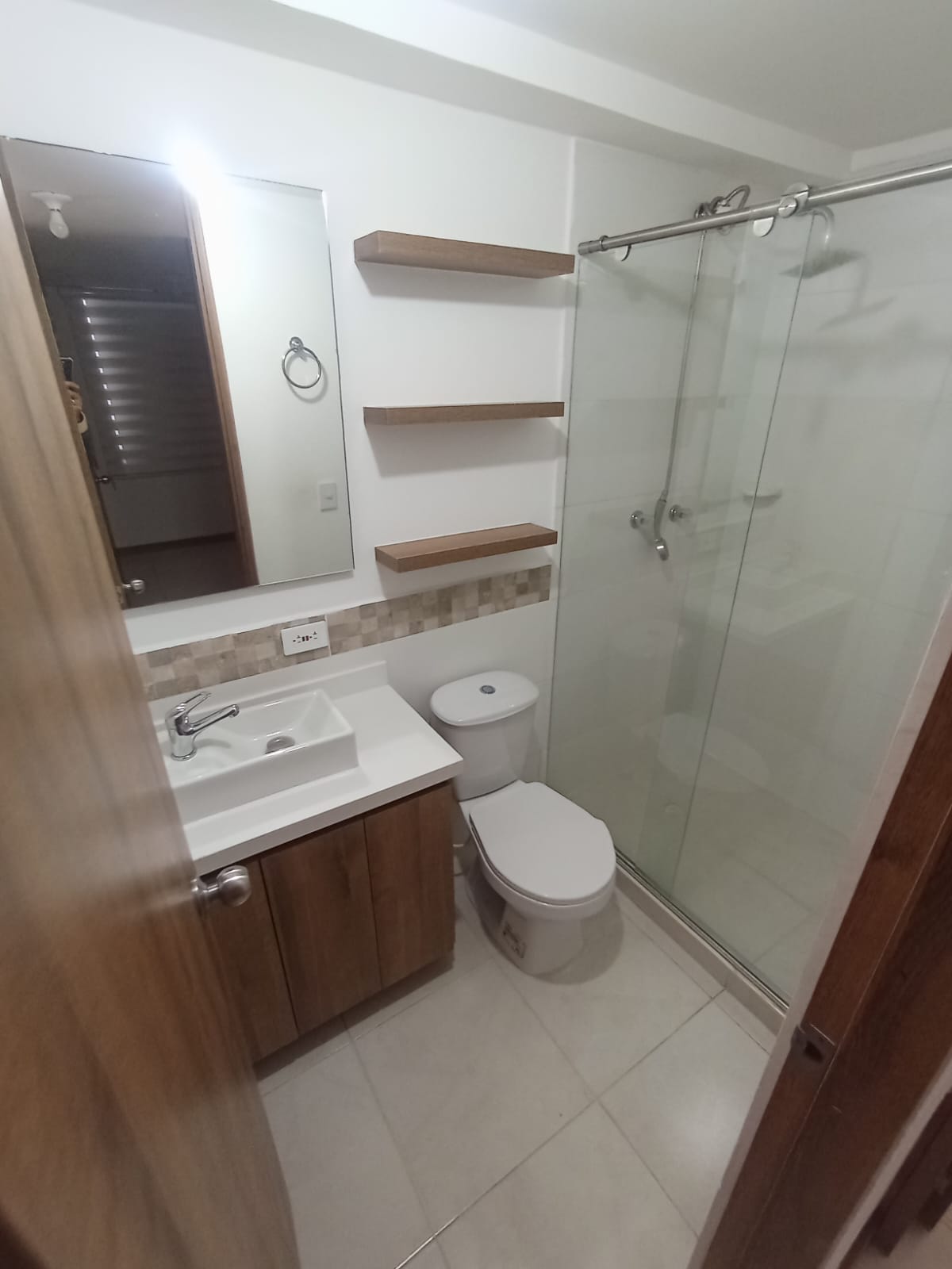 ARRIENDO APARTAMENTO EN LA CUMBRE