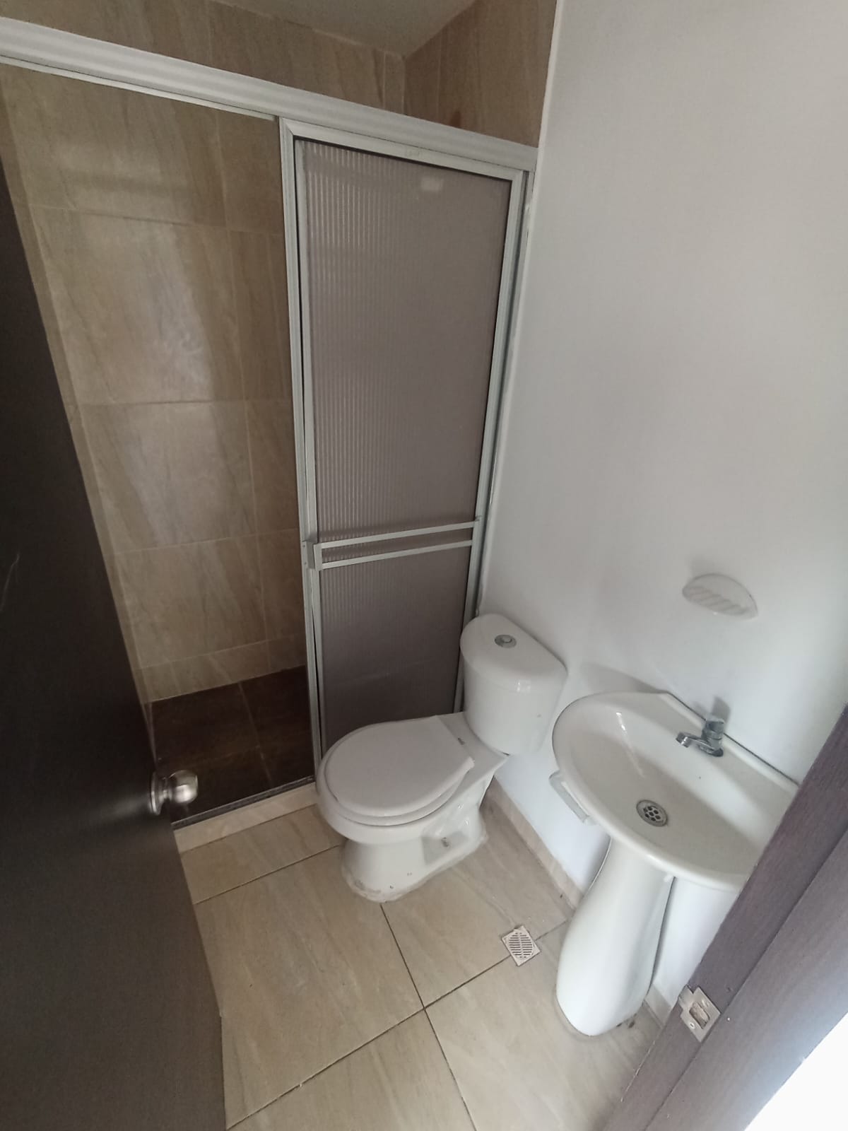 ARRIENDO LOCAL EN LA ESTRELLA