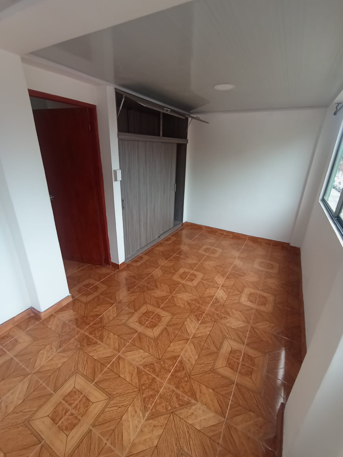 SE ARRIENDA CASA EN NOGALES