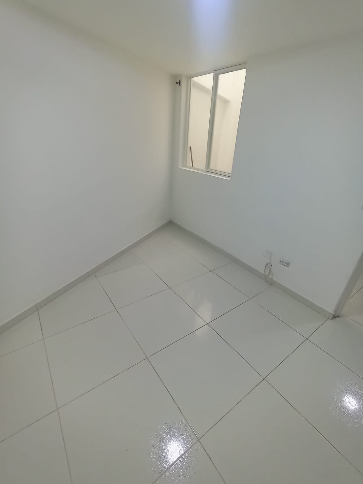 SE ARRIENDA APARTAMENTO EN MALHABAR
