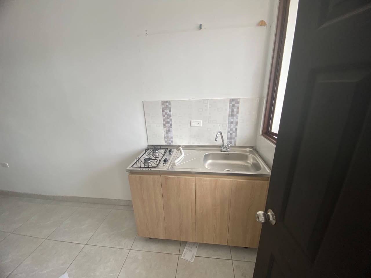 Se arrienda aparta estudio Rosales