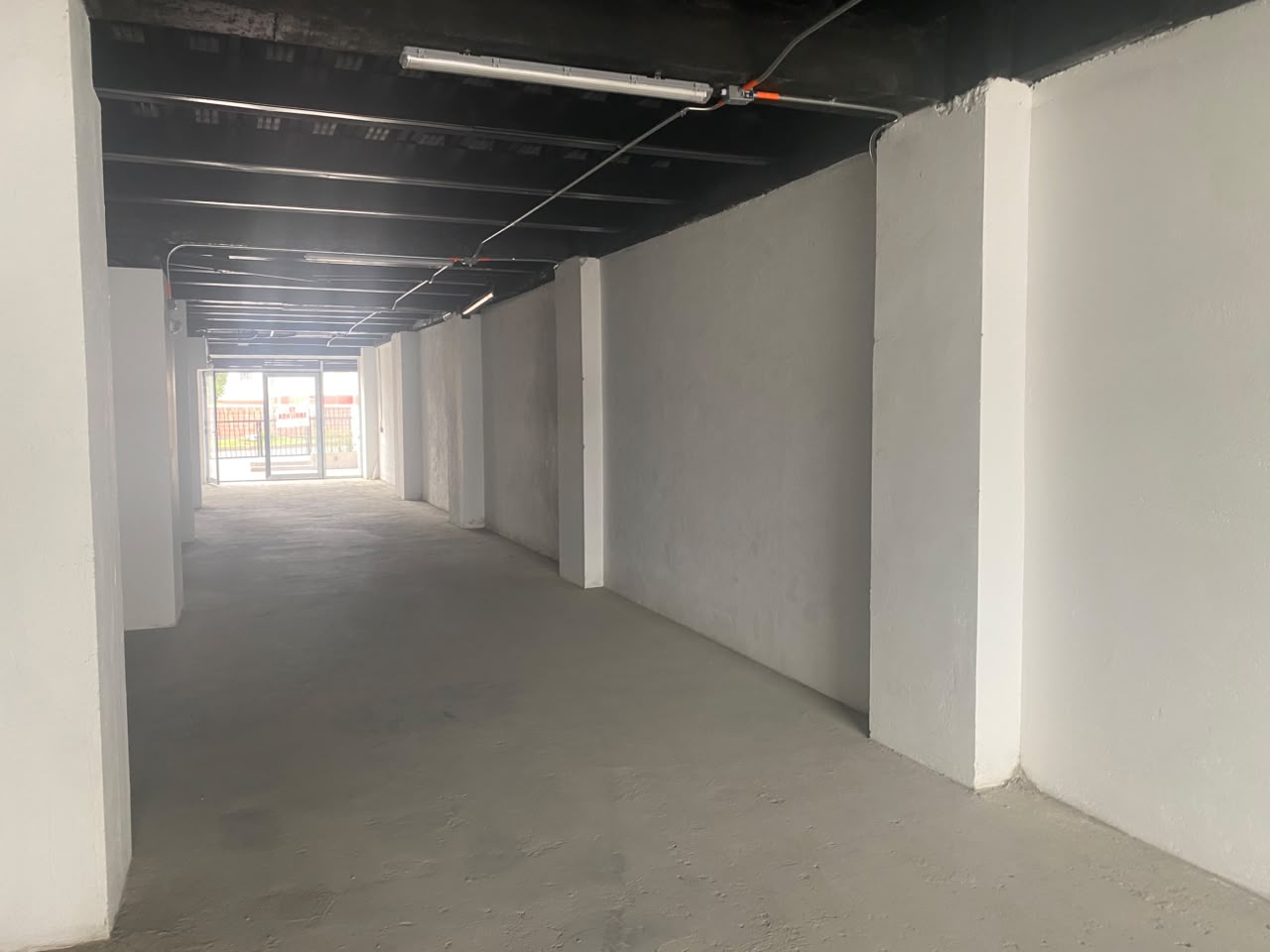 Se arrienda local comercial Chipre