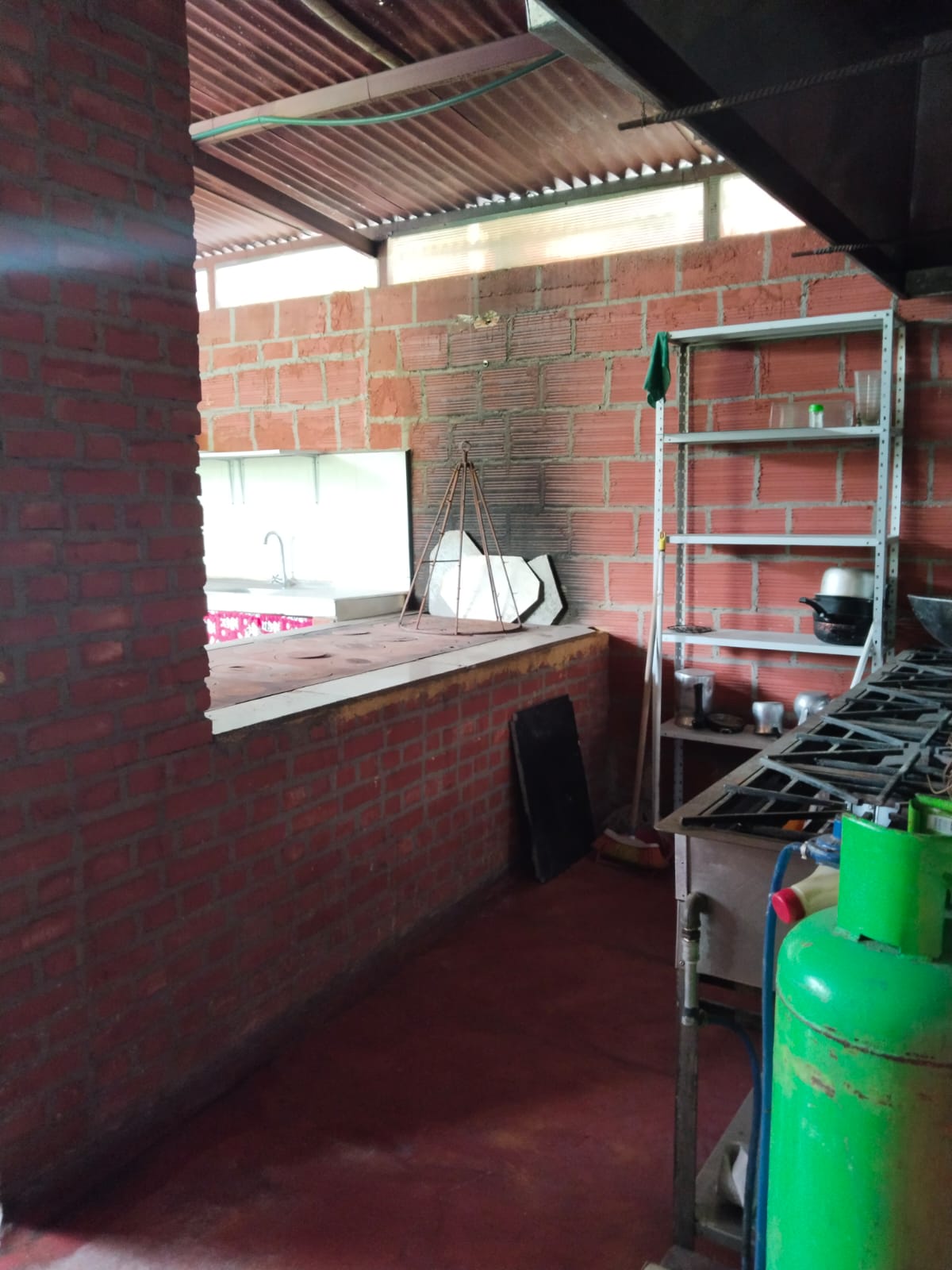 CASA CON LOTE Y LOCAL COMERCIAL EN VENTA SECTOR VIA NEIRA VILLAJULIA