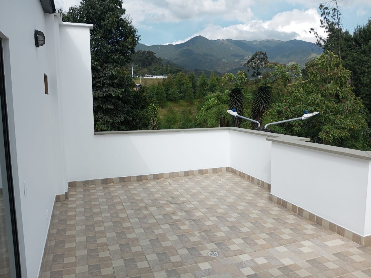 CASA EN VENTA LA ENEA