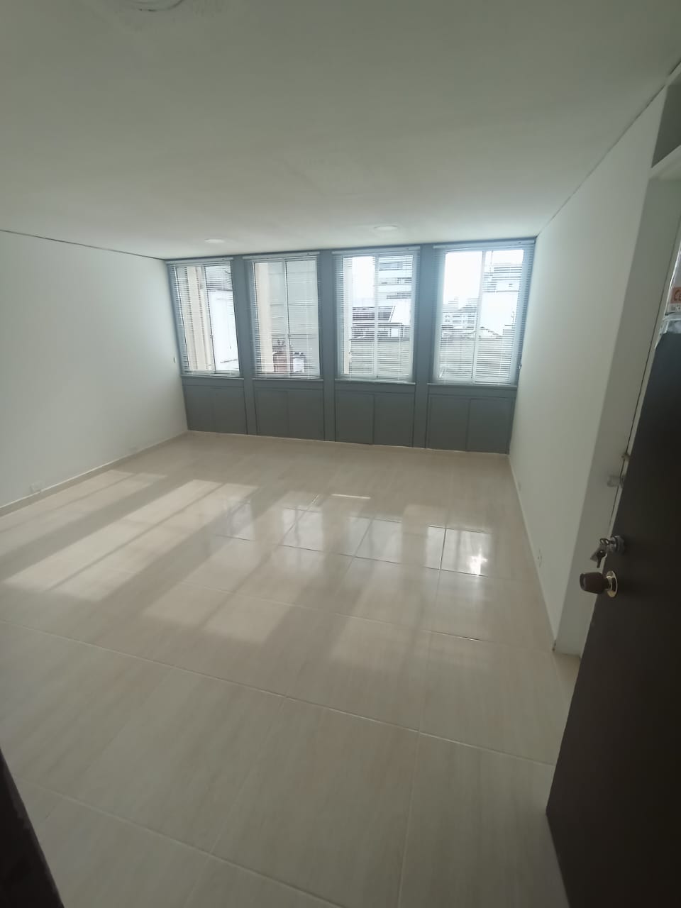 ARRIENDO OFICINA SECTOR CENTRO