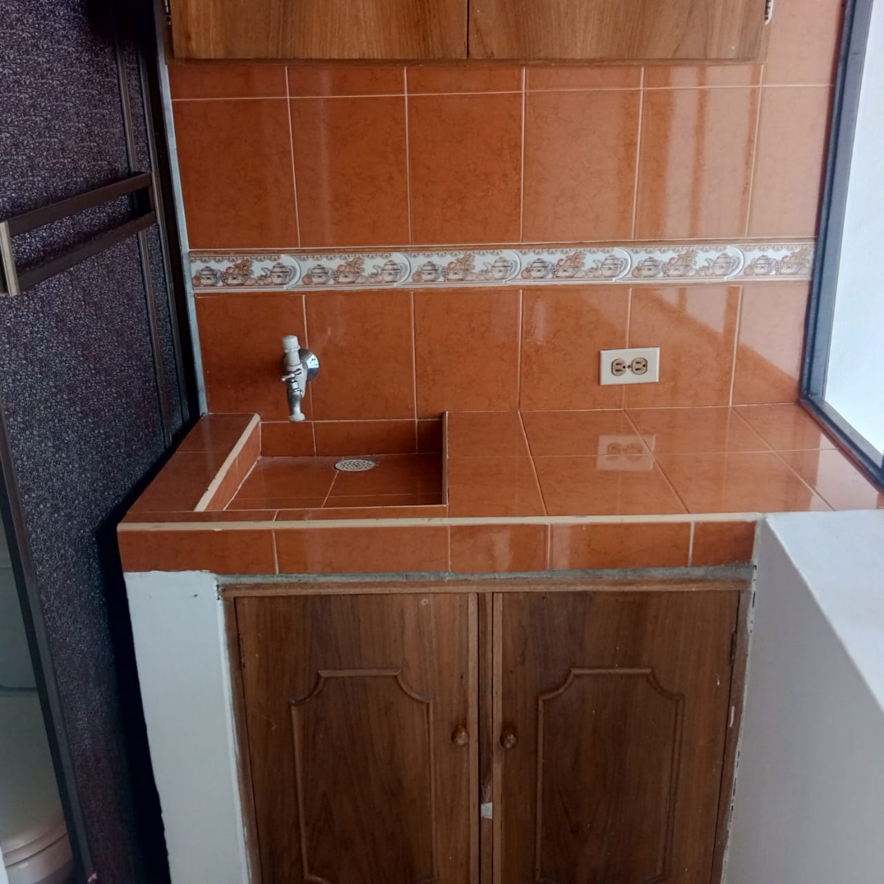 ARRIENDO APARTAESTUDIO SECTOR LEONORA