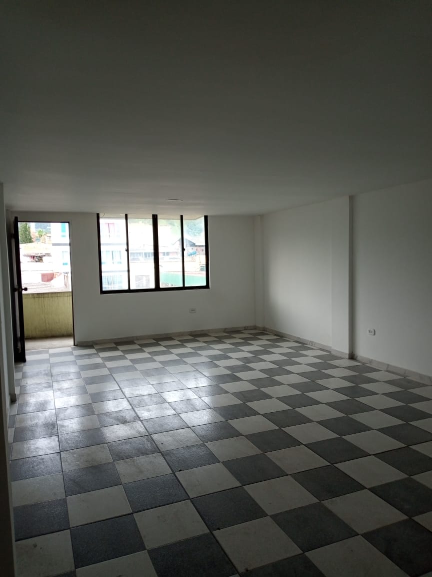 VENTA AMPLIO APARTAMENTO EN CHINCHINA