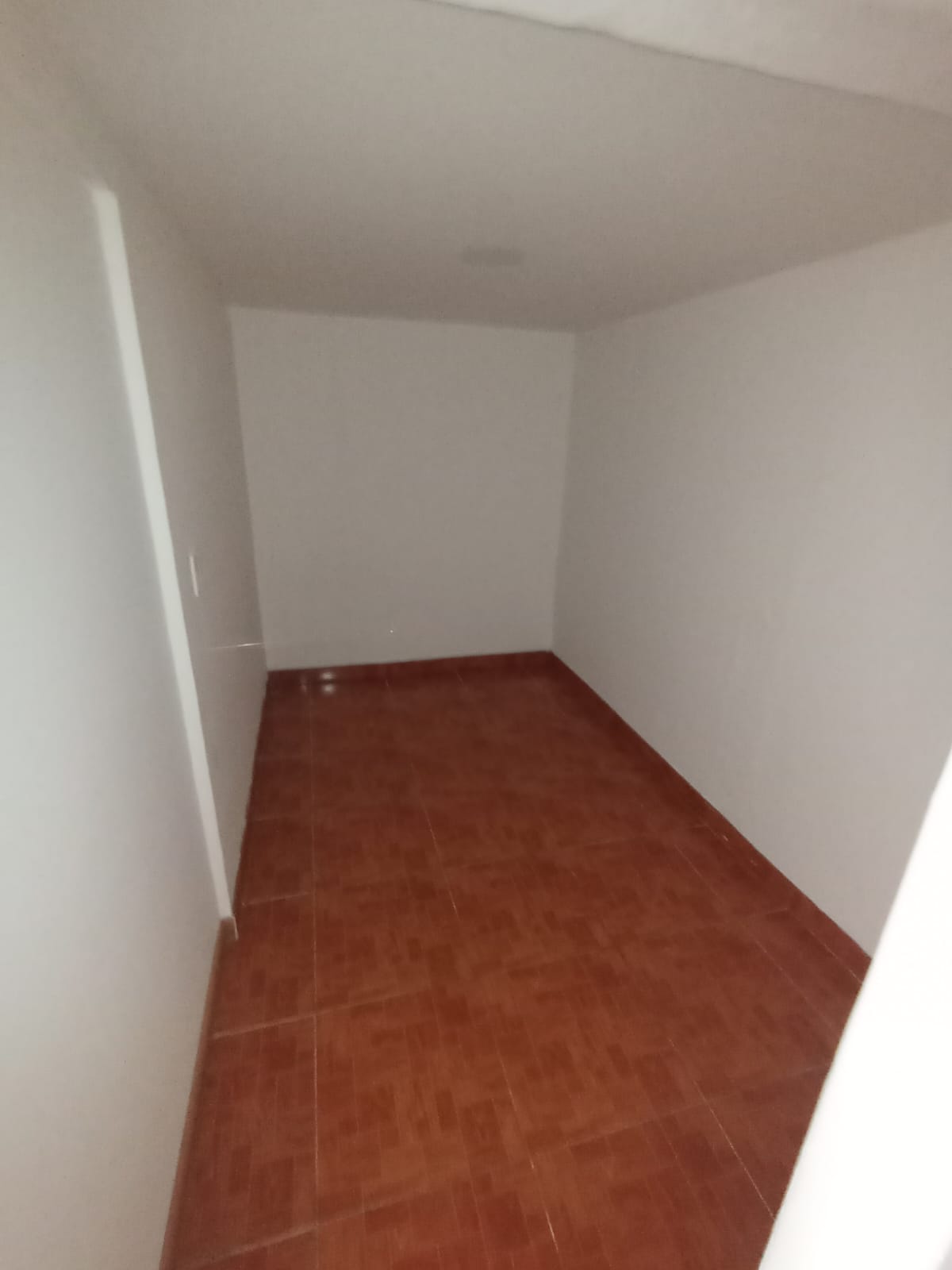 SE ARRIENDA CASA SEGUNDO PISO EN SAN CAYETANO