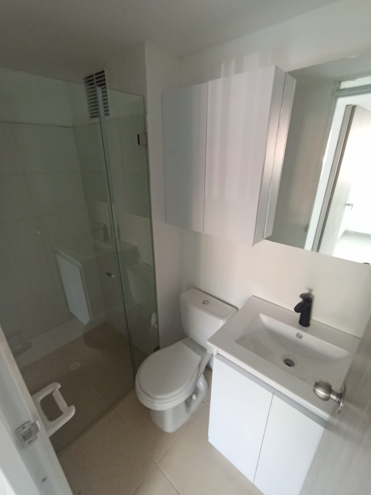SE ARRIENDA APARTAMENTO EN LOS CAMBULOS