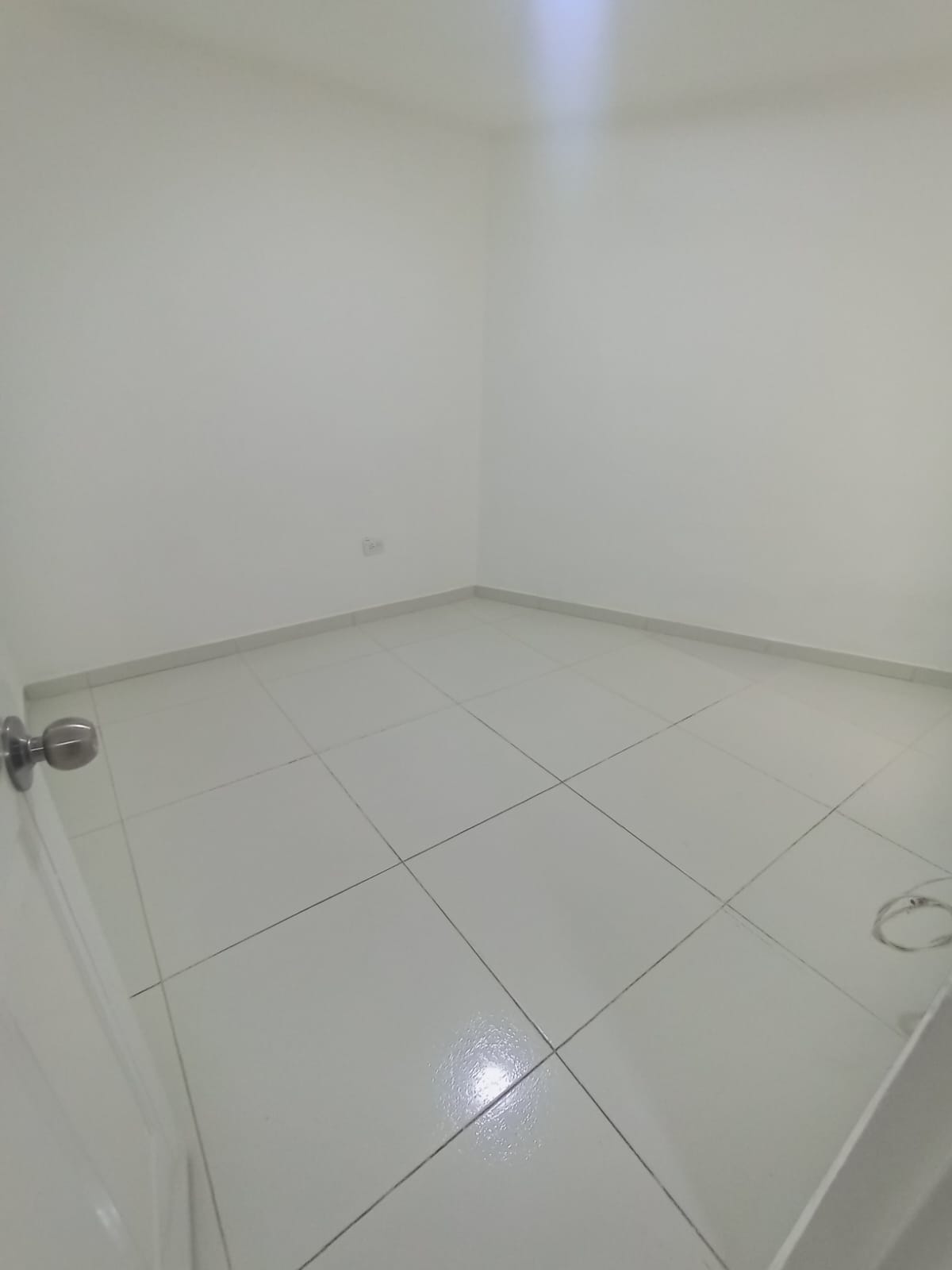 SE ARRIENDA APARTAMENTO EN MALHABAR
