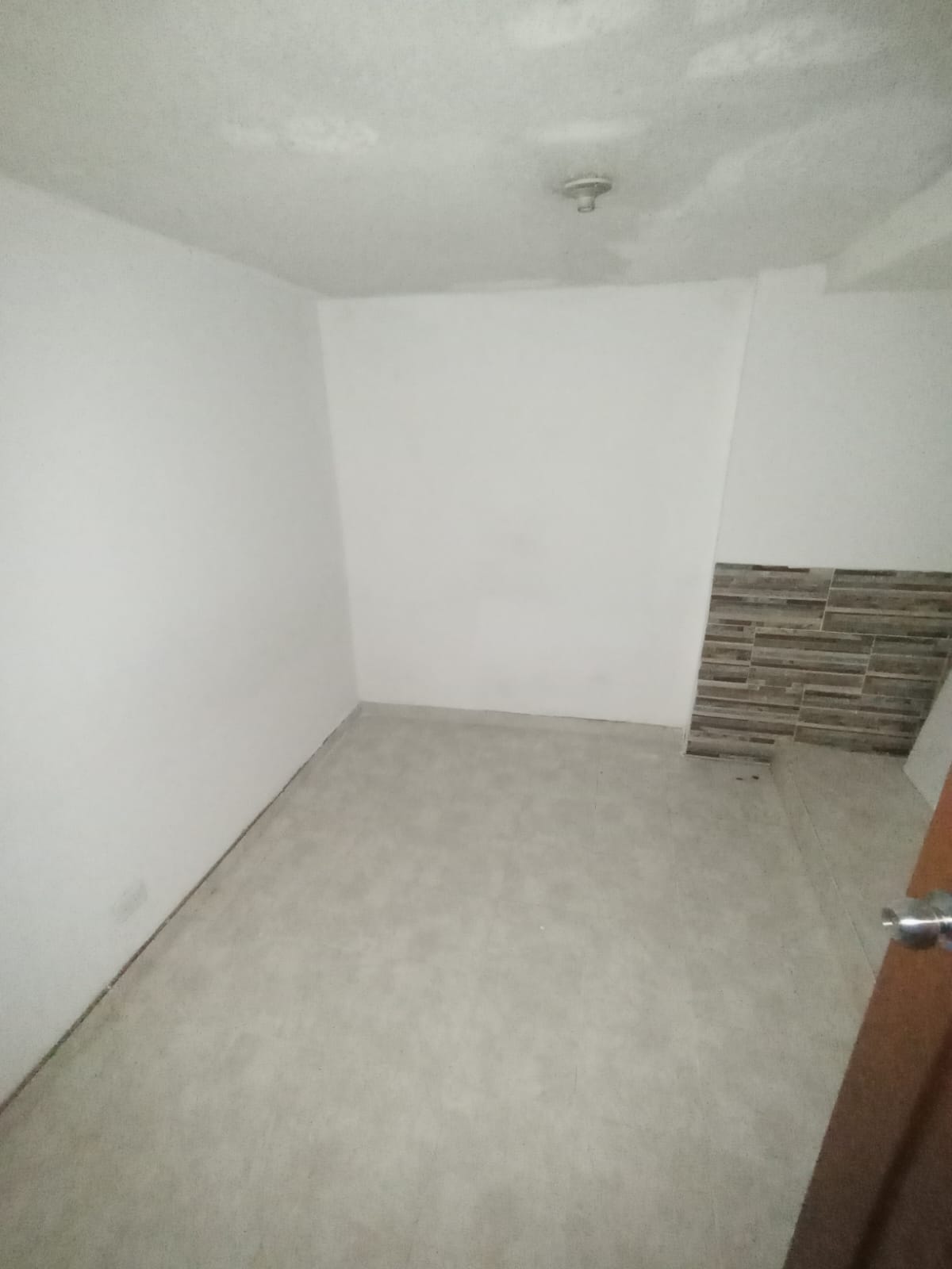 SE ARRIENDA APARTAMENTO EN CERVANTES