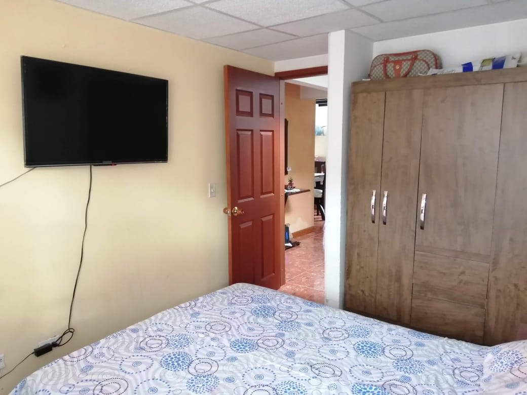 SE VENDE CASA SECTOR LA CUMBRE CON RENTA