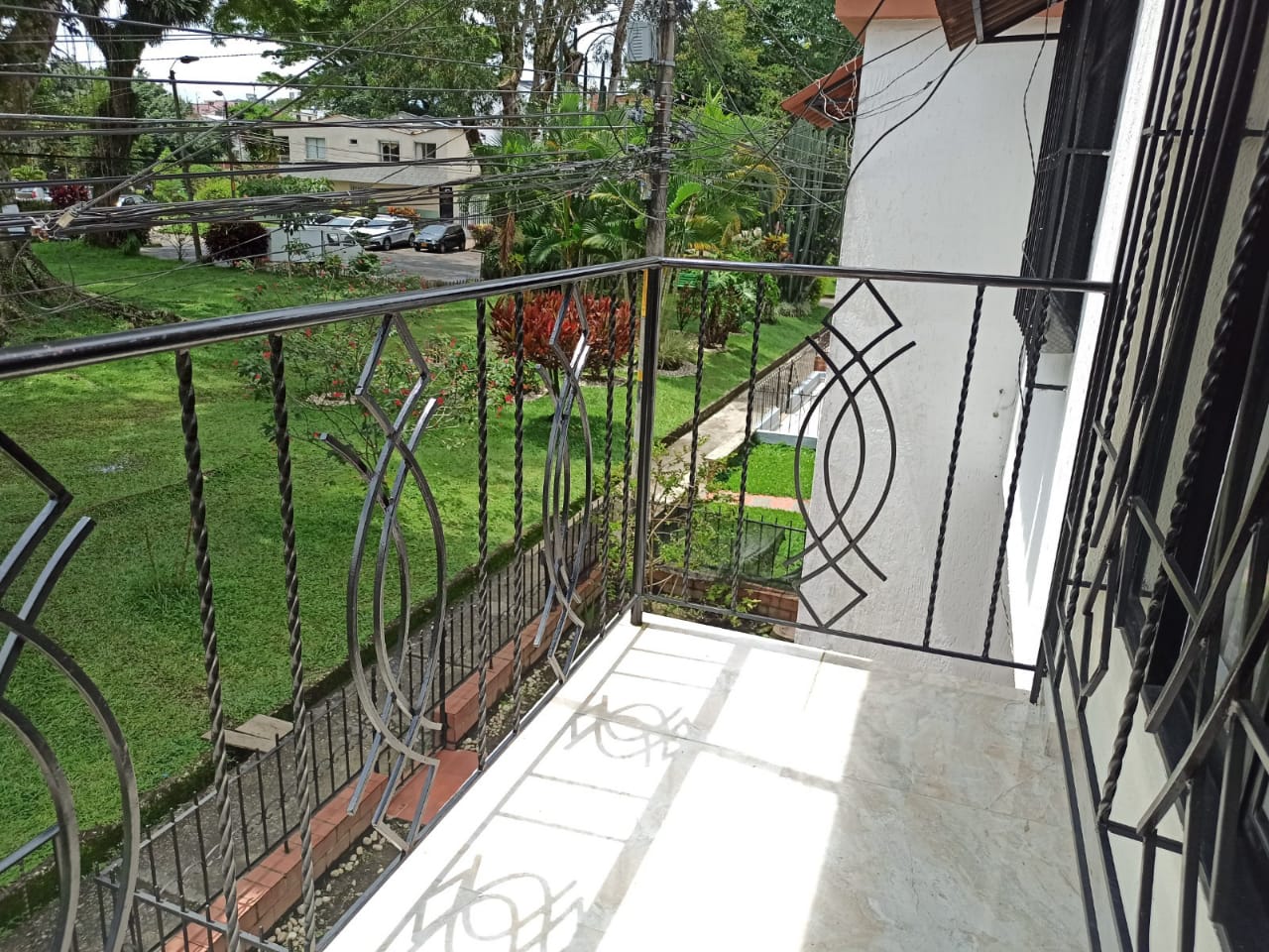 SE VENDE CASA BIEN UBICADA EN JARDIN II PEREIRA