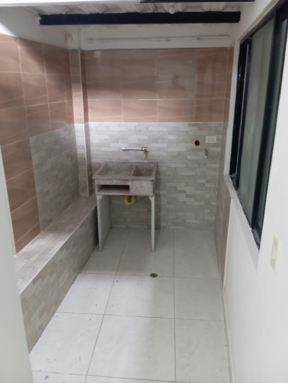 ARRIENDO CASA BAJOS MALHABAR