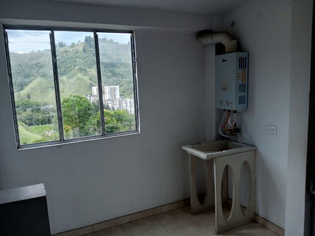 ARRIENDO APARTAMENTO SECTOR  EL TREBOL