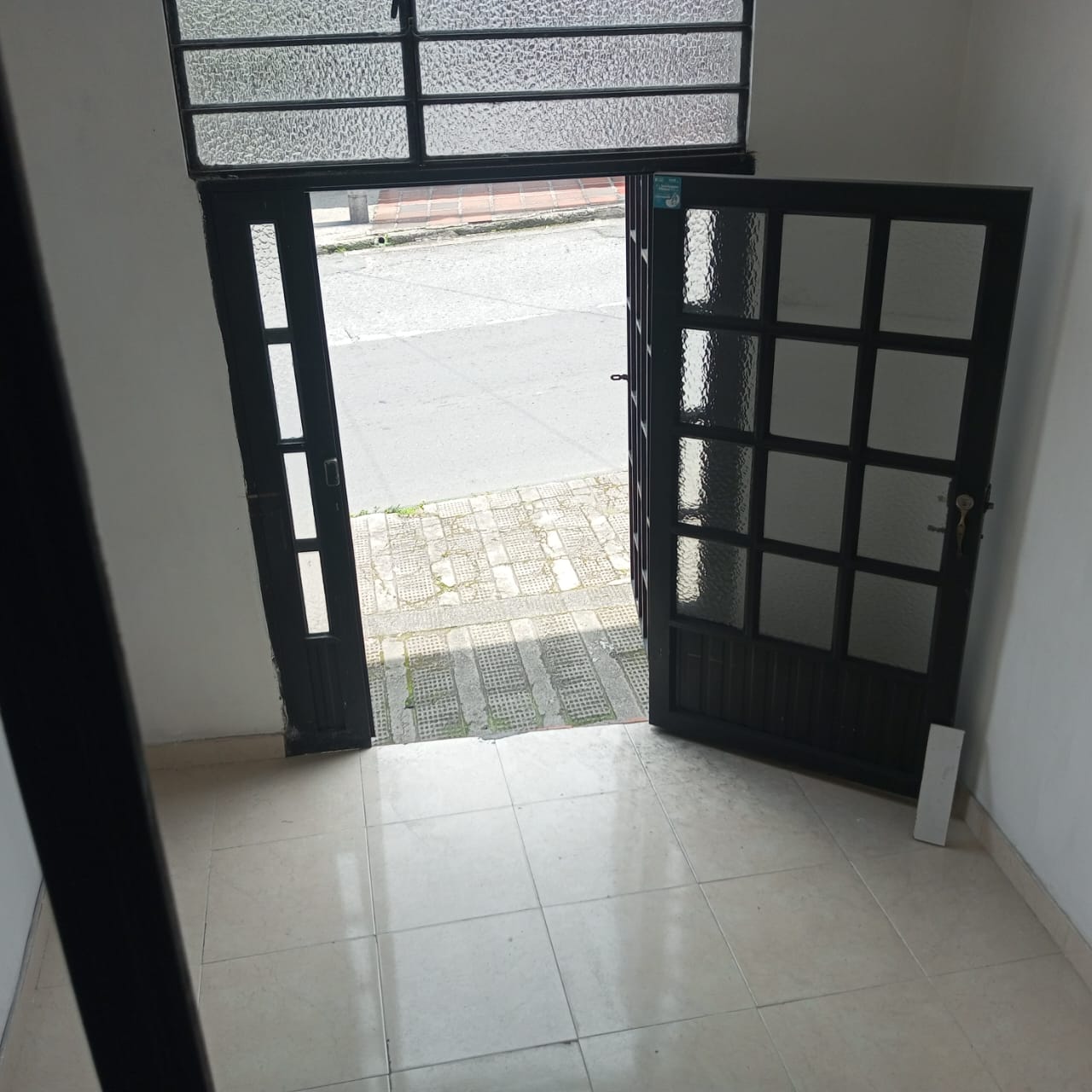 ARRIENDO APARTAESTUDIO SECTOR LEONORA