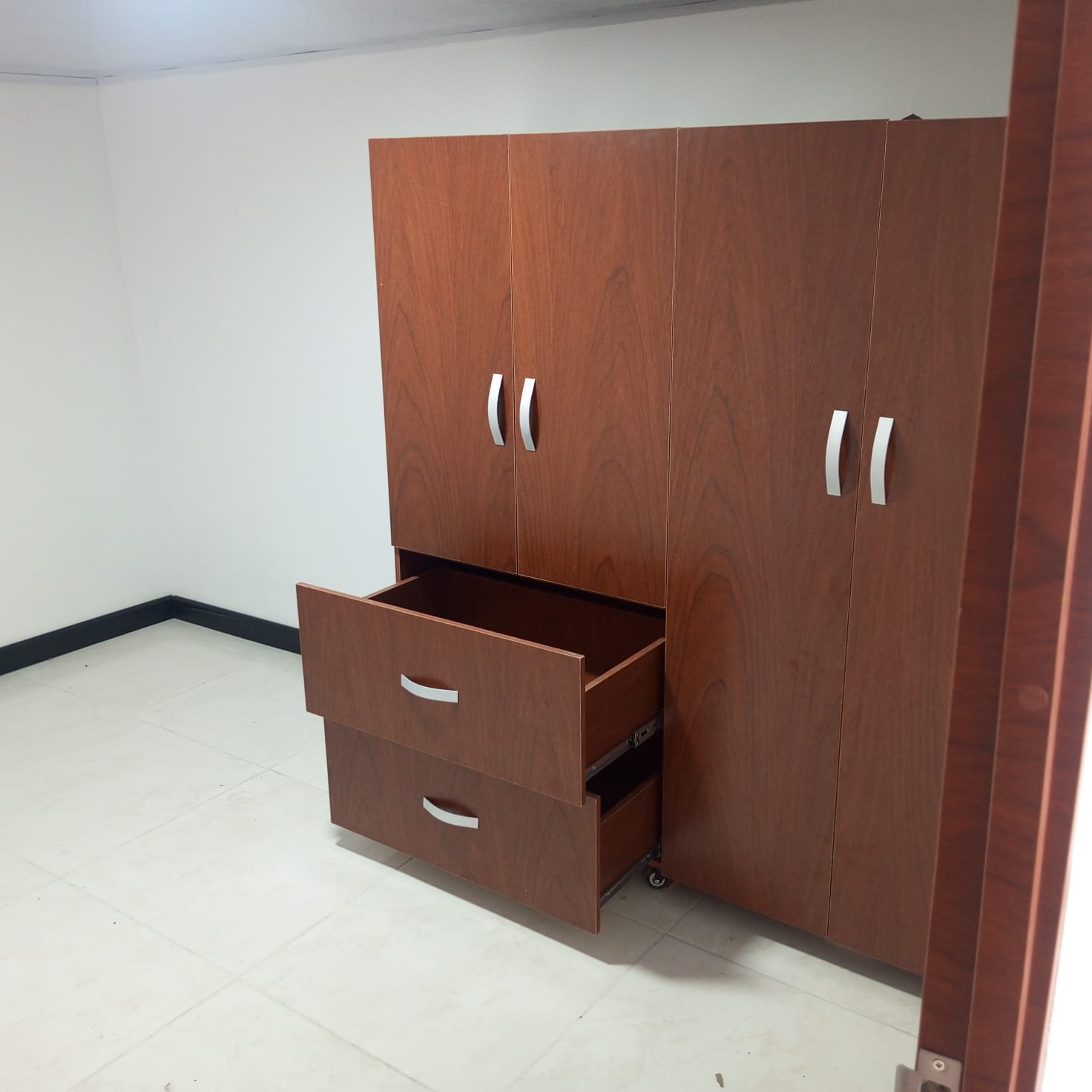 ARRIENDO APARTAESTUDIO EN FUNDADORES