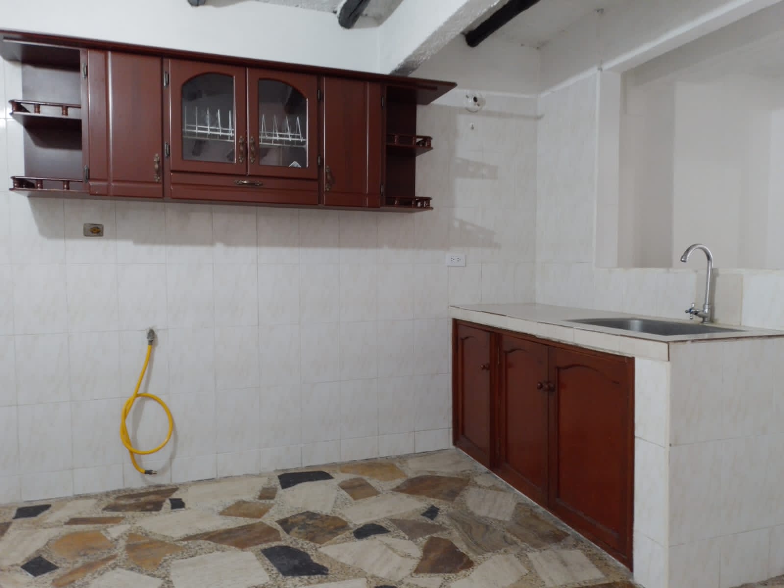 VENTA EXCENTE CASA EN LA SULTANA CON RENTA