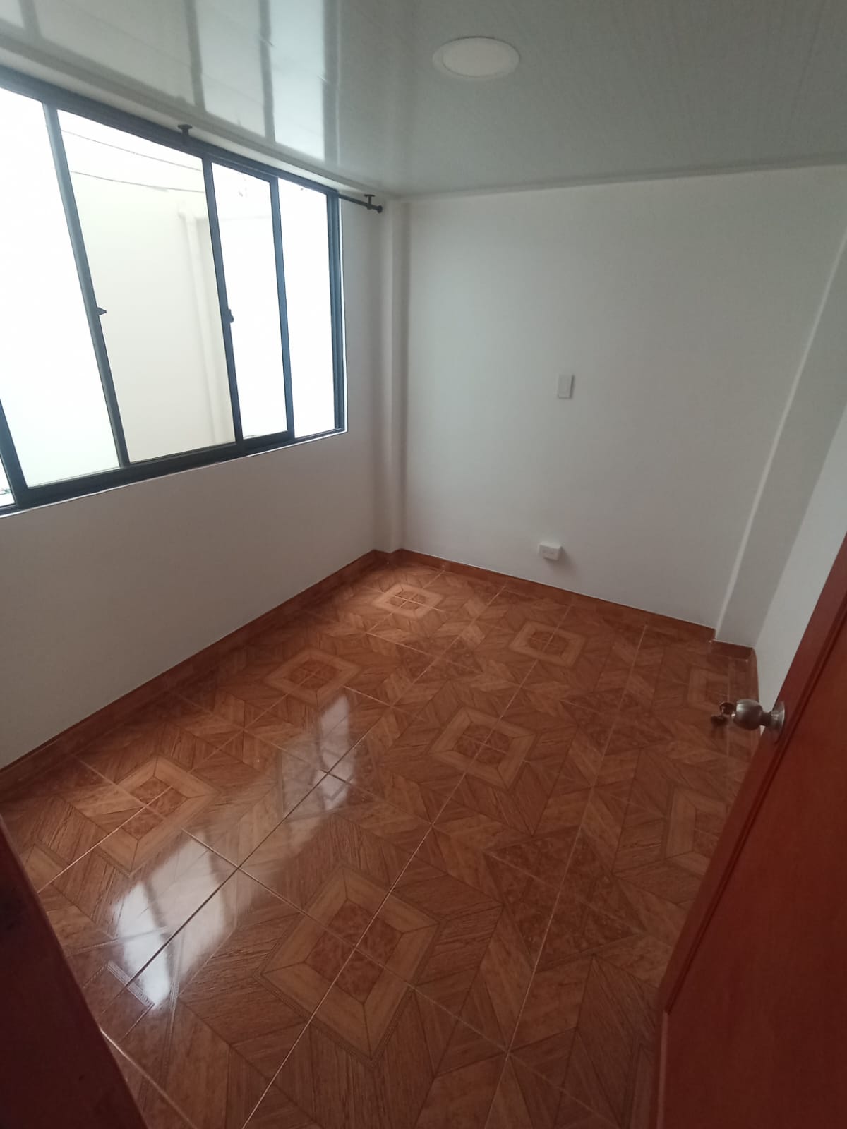 SE ARRIENDA CASA EN NOGALES
