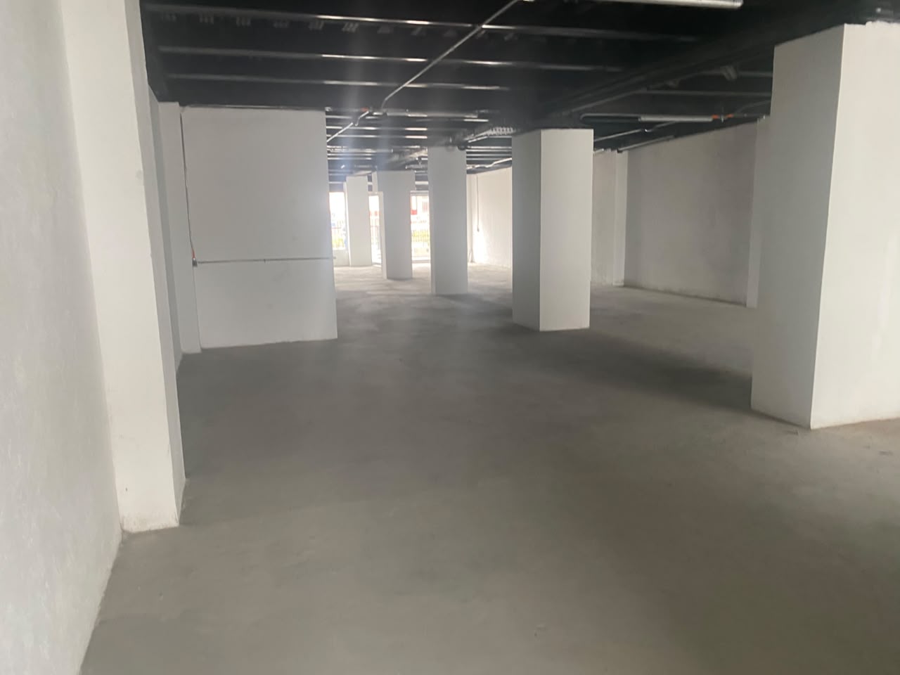 Se arrienda local comercial Chipre