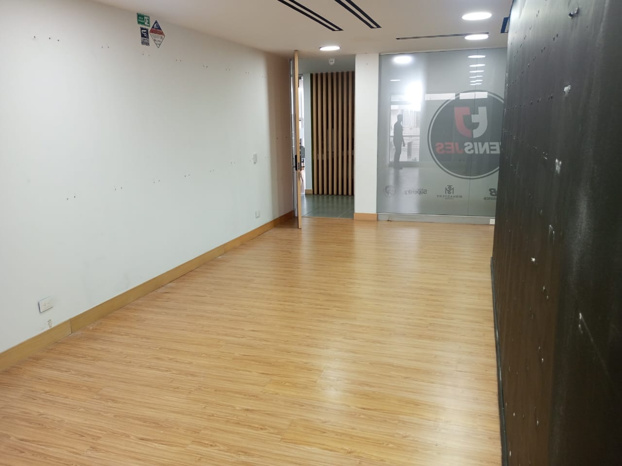 OFICINA EN VENTA SECTOR EL CABLE