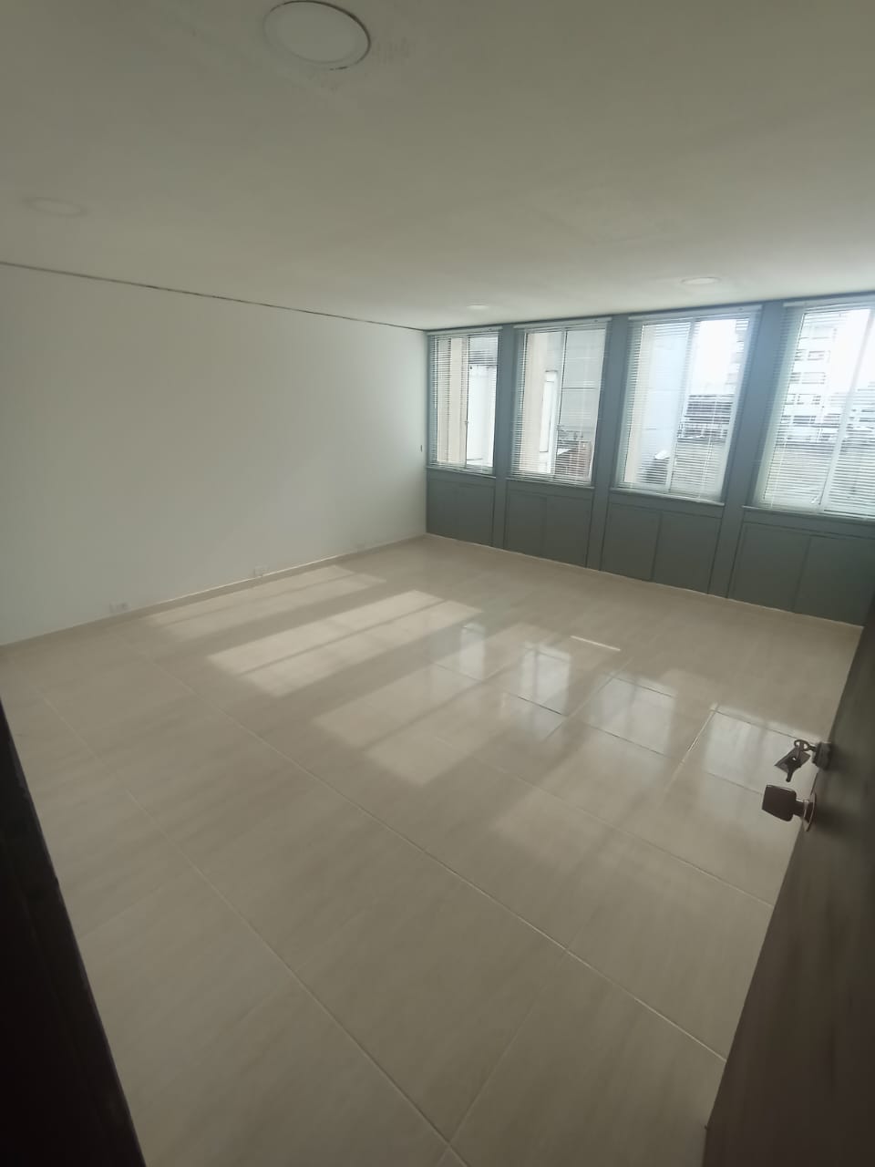 ARRIENDO OFICINA SECTOR CENTRO
