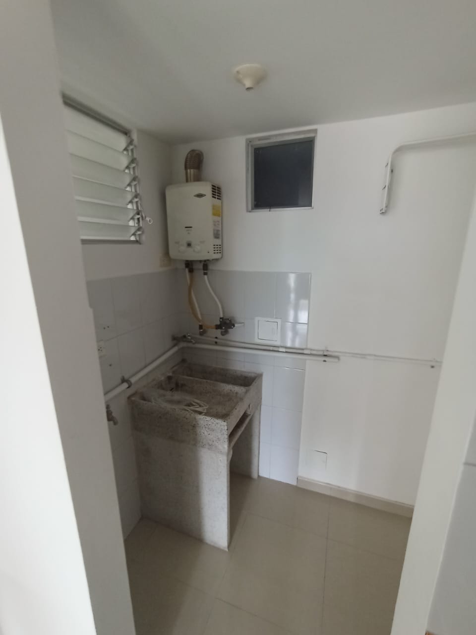ARRIENDO APARTAESTUDIO SECTOR ALTA SUIZA