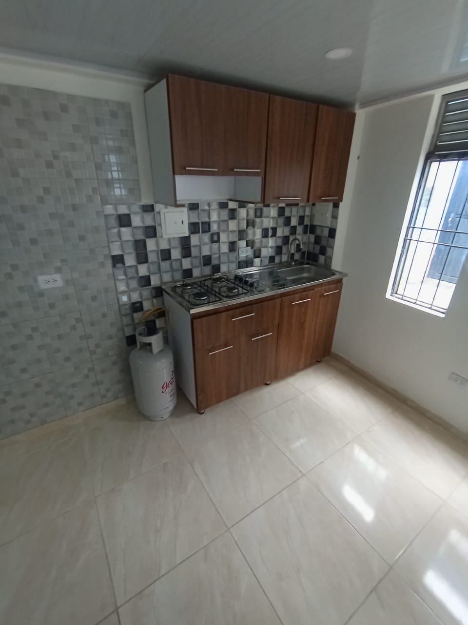ARRIENDO APARTAESTUDIO SECTOR SAN ISIDRO