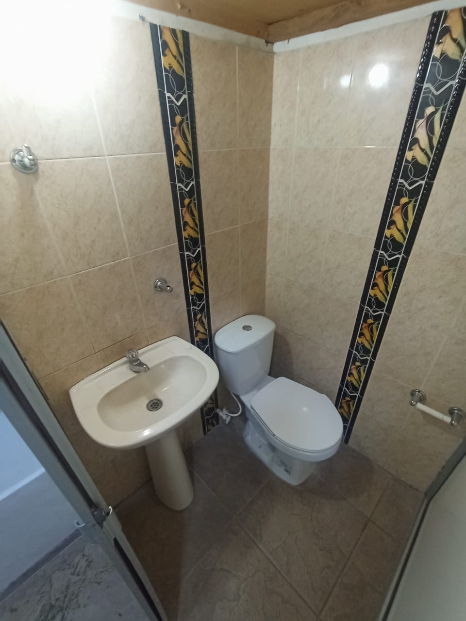 ARRIENDO LOCAL EN LA LINDA