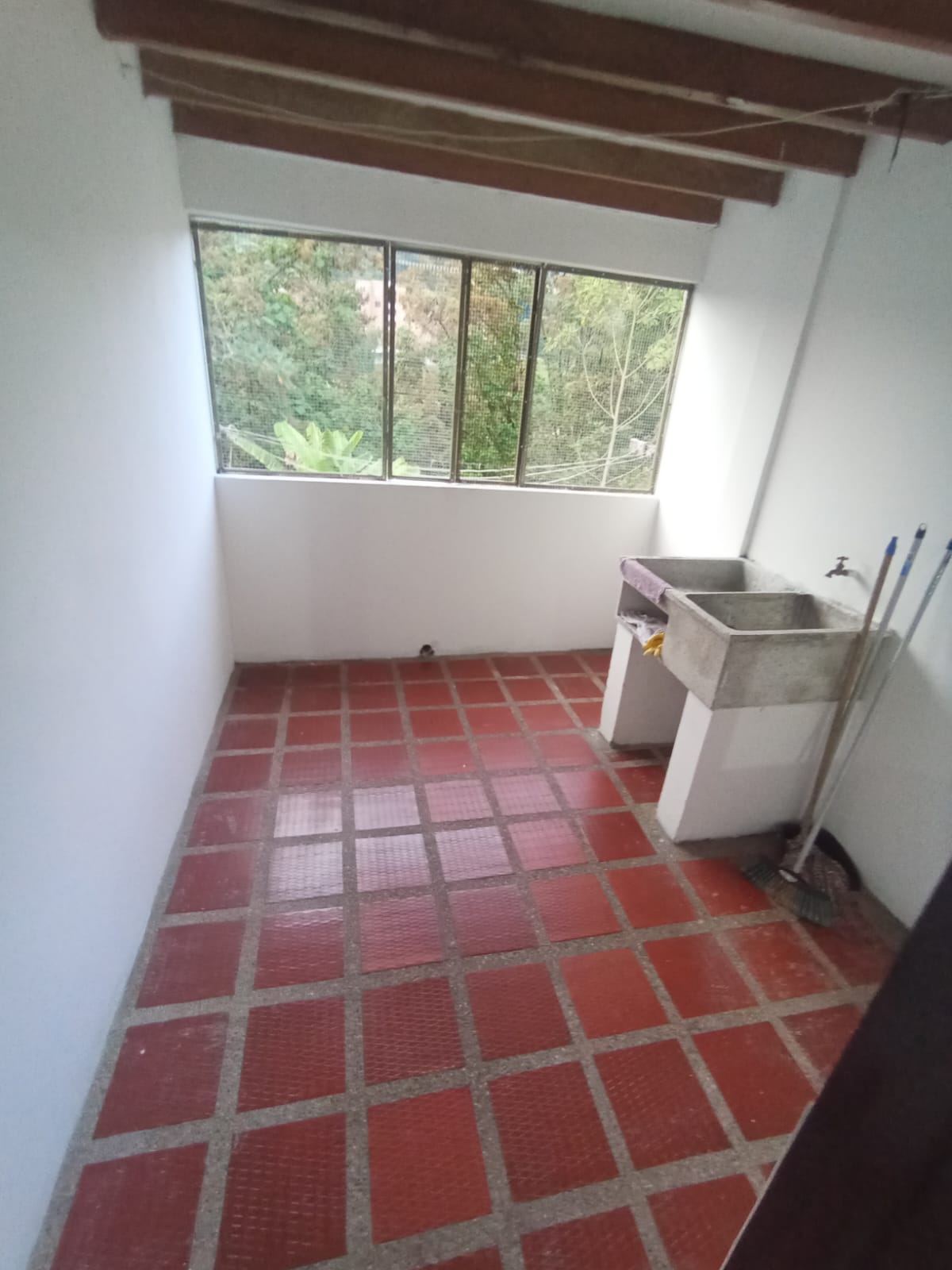 ARRIENDO APARTAMENTO EN LOS CEDROS