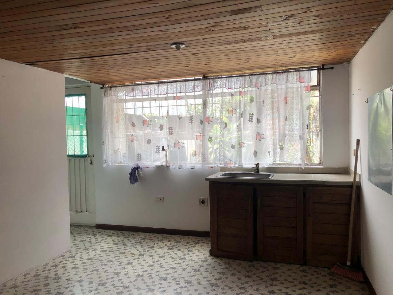 ARRIENDO APARTAESTUDIO BARRIO EL BOSQUE