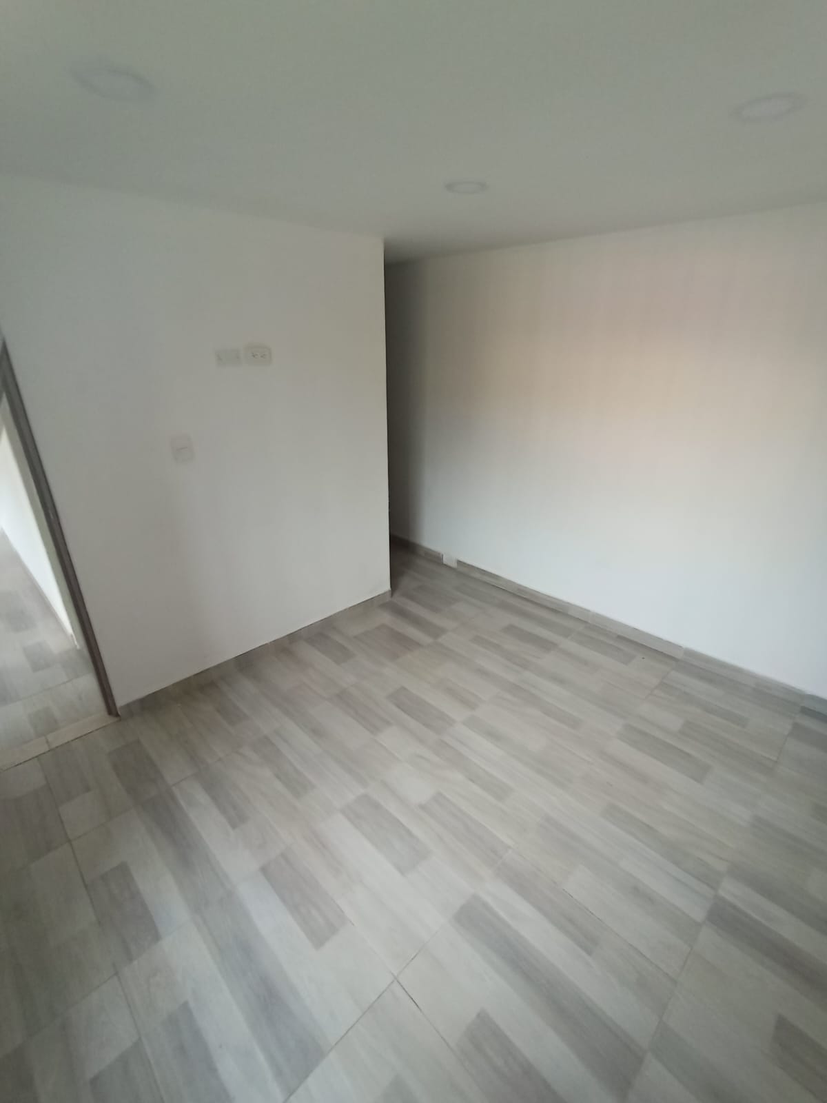 SE ARRIENDA APARTAMENTO EN LOS CAMBULOS