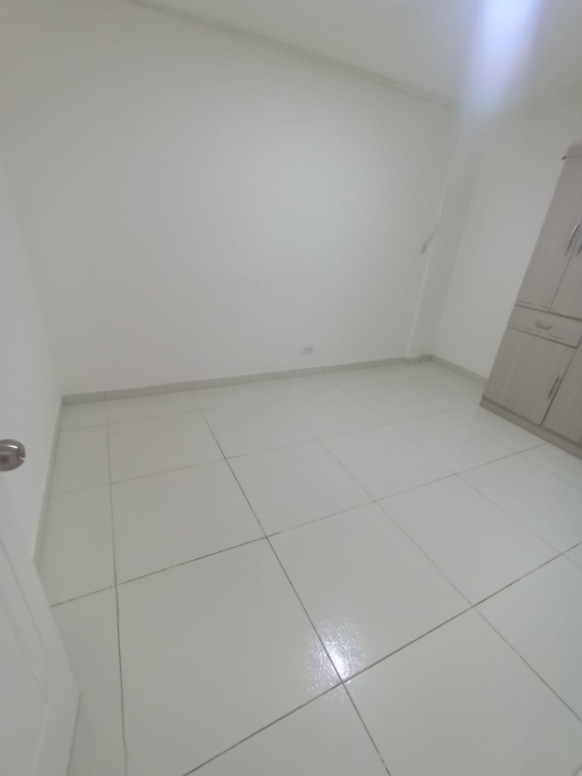 SE ARRIENDA APARTAMENTO EN MALHABAR