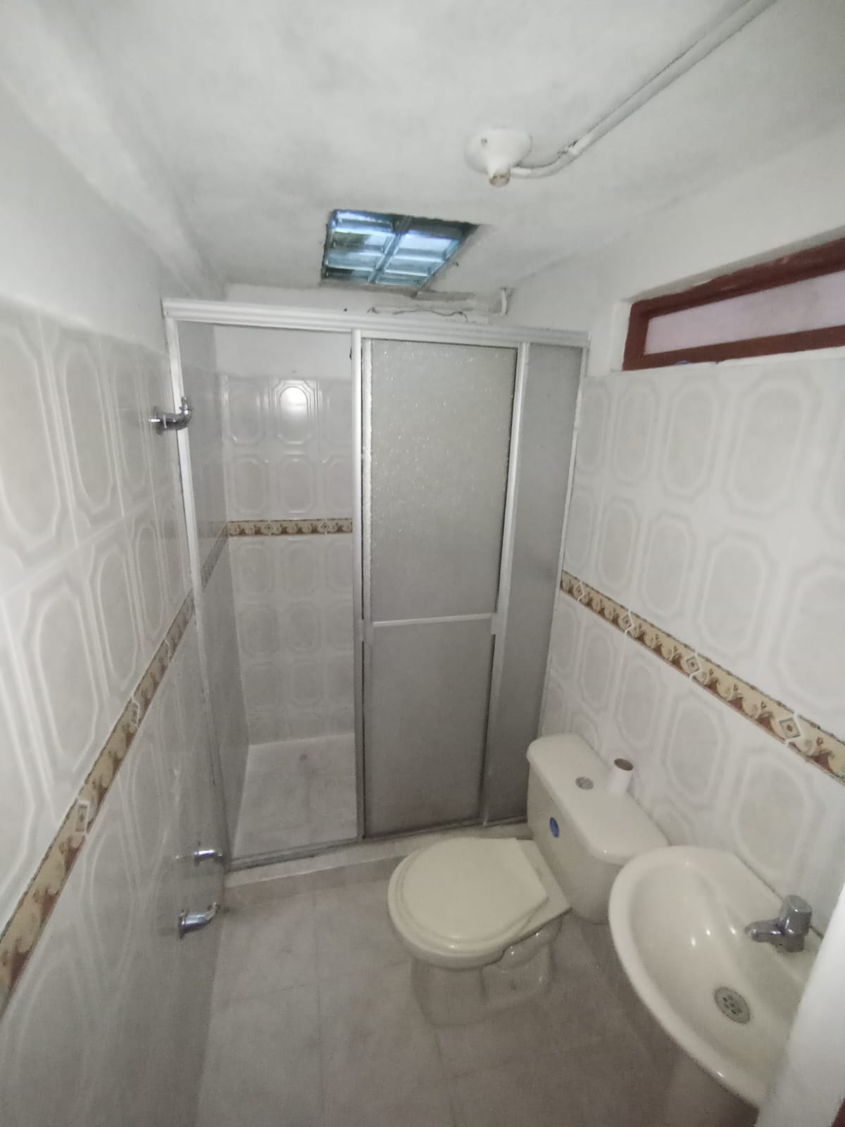 SE ARRIENDA APARTAMENTO EN CERVANTES
