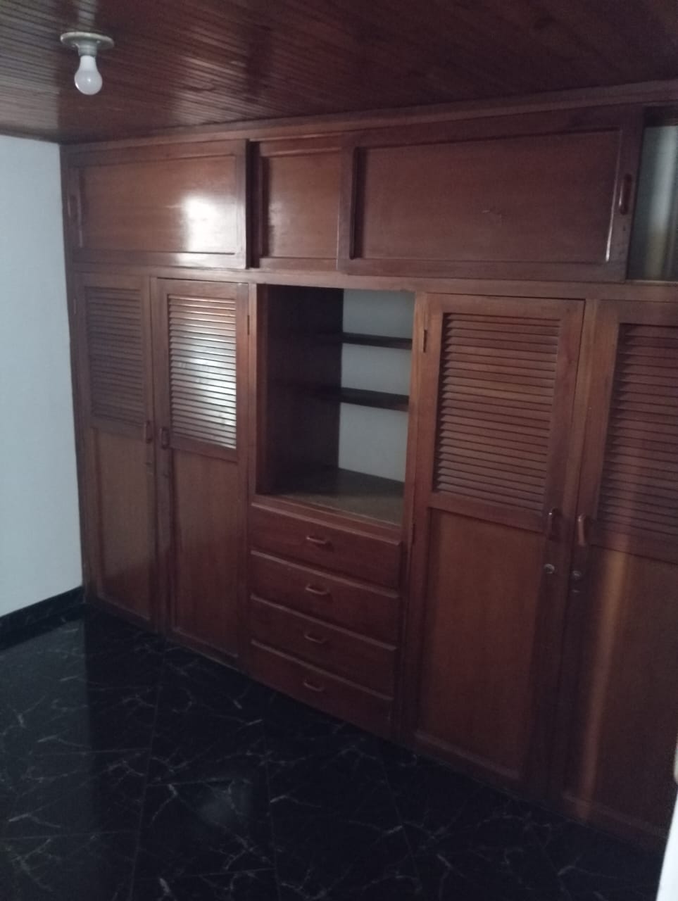 SE VENDE CASA CON RENTA EN EL BOSQUE