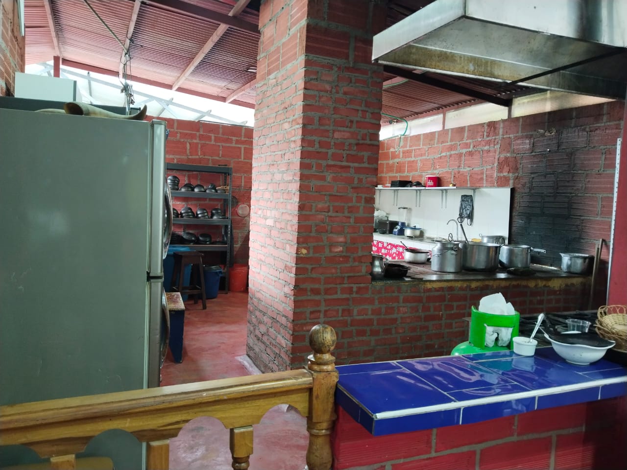 CASA CON LOTE Y LOCAL COMERCIAL EN VENTA SECTOR VIA NEIRA VILLAJULIA