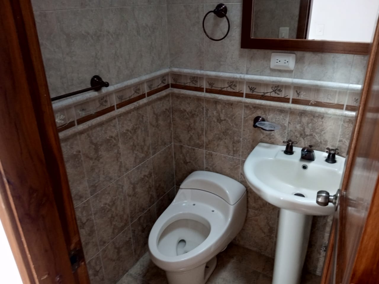 ARRIENDO APARTAMENTO SECTOR  EL TREBOL
