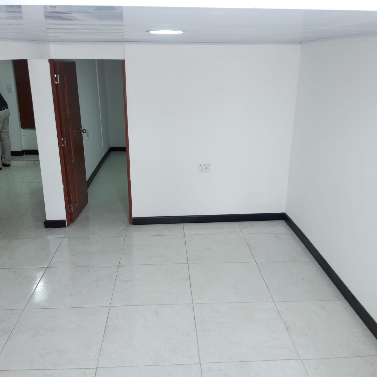 ARRIENDO APARTAESTUDIO EN FUNDADORES