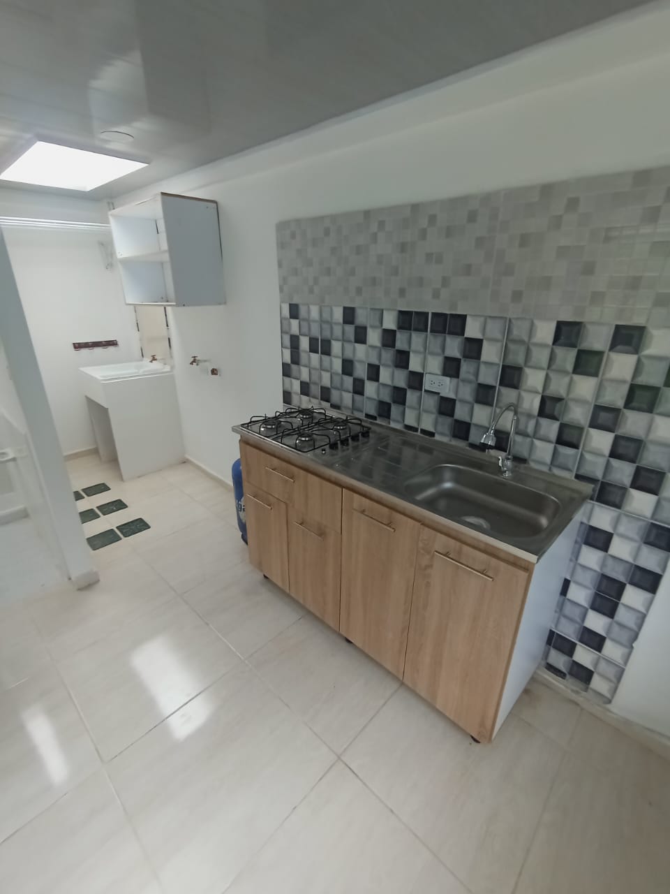 ARRIENDO APARTAESTUDIO SECTOR SAN ISIDRO